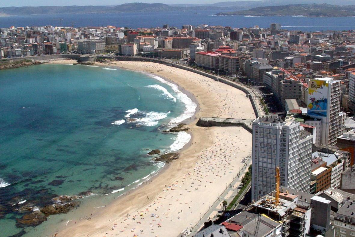 Primera Linea De Playa De Riazor A Coruña Exterior foto